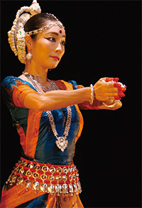 インド古典舞踊家