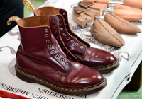 SHOESHINE FACTORY(シューシャイン ファクトリー) 代表 革靴磨き専門職人 仲程 秀之さん