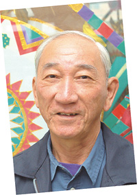 「保栄茂」なぜビン?