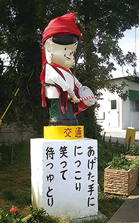 ソニー坊やの隣にいるのは誰?!