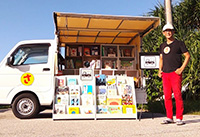 “紙芝居屋の移動本屋が始動!?"
